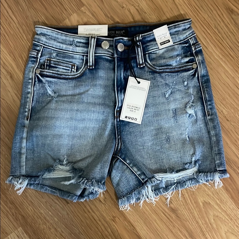 Judy Blue Women's Distressed Denim Shorts NWT sz. S